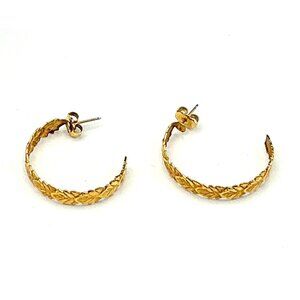 Elegant Gold-Tone Leaf Pattern Hoop Earrings